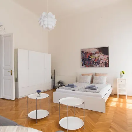 Broadway Apartment Budapest Exterior photo